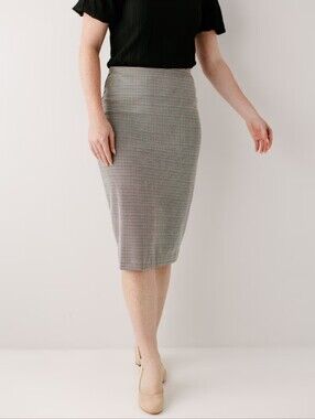 The Mainstreet Exchange "Corryn" Houndstooth Skirt